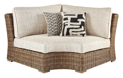Beachcroft Curved Corner Chair w/Cushion