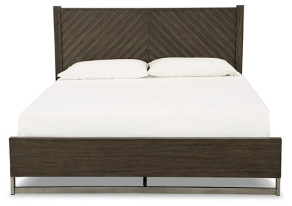 Arkenton California King Panel Bed with Mirrored Dresser and Chest