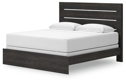 Hollivern King Panel Bed with Mirrored Dresser and Nightstand