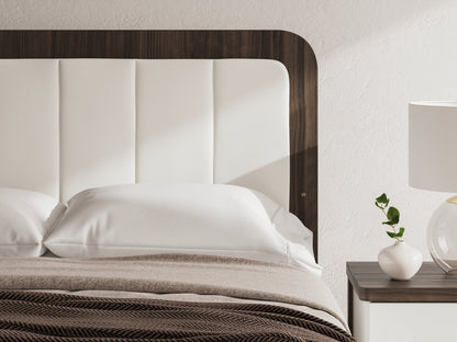 Kendanport Queen Upholstered Bed