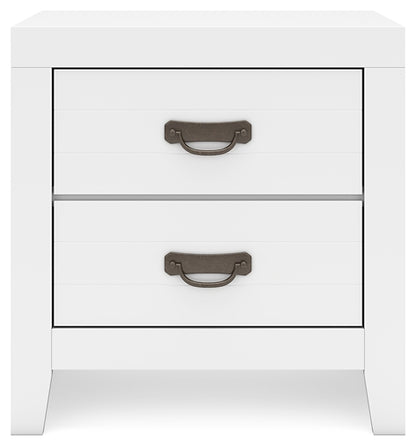 Binterglen Queen Panel Bed with Mirrored Dresser, Chest and Nightstand
