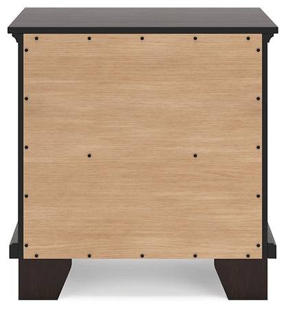 Covetown California King Panel Bed with Mirrored Dresser, Chest and Nightstand