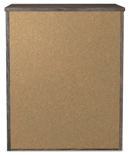 Ralinksi King Panel Bed with Mirrored Dresser, Chest and Nightstand