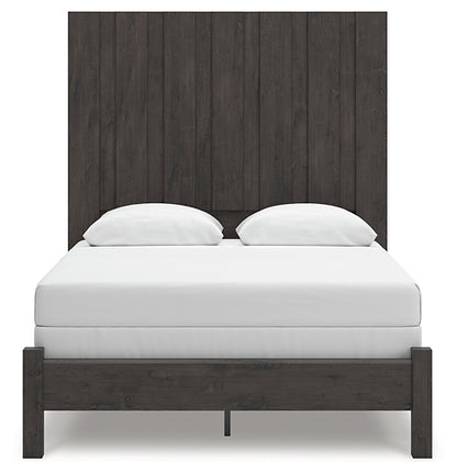 Queen Panel Bed with Mirrored Dresser and Chest